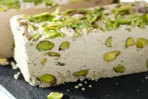 تصویر 2 از حلوا شکری پسته‌ ای انرژی‌ بخش و طبیعی